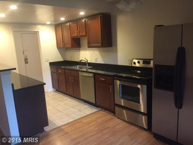 11627 Stoneview Square in Reston, VA - Building Photo