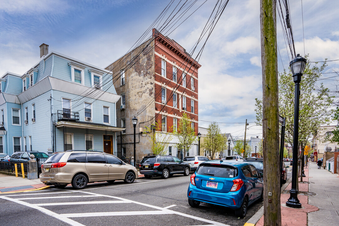 1314 Bergenline Ave in Union City, NJ - Building Photo