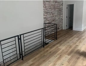 2124 E Somerset St in Philadelphia, PA - Foto de edificio - Building Photo