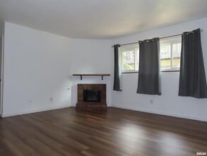 3069 4th St in Moline, IL - Building Photo - Building Photo