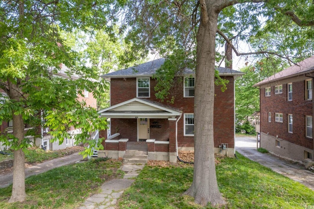 1403 University Ave, Unit B in Columbia, MO - Building Photo