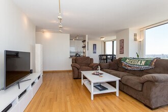 2650 N Lakeview Ave in Chicago, IL - Building Photo - Building Photo
