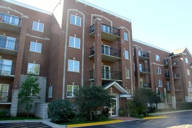 property at 1479 N Milwaukee Ave