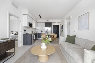 LAGUNA GARDENS in Miami Gardens, FL - Building Photo