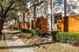 3901 Travis Street in Dallas, TX - Building Photo - Building Photo