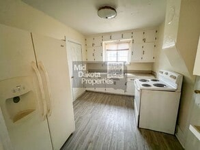 623 E Hanson Ave in Mitchell, SD - Building Photo - Building Photo