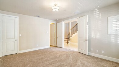 2191 Helsminster Dr in Dallas, TX - Building Photo - Building Photo