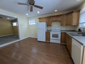 26 Granite St in Biddeford, ME - Foto de edificio - Building Photo