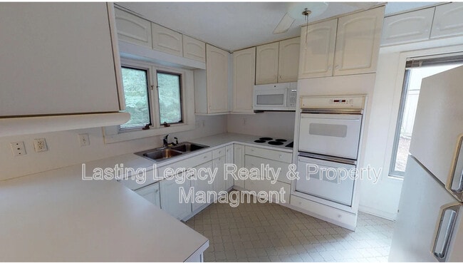 property at 317 Lamplighter Cir