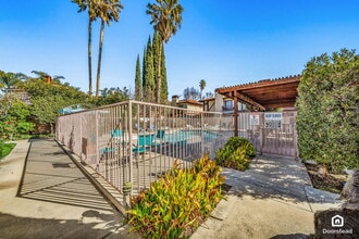 7239 Balboa Blvd in Van Nuys, CA - Building Photo - Building Photo