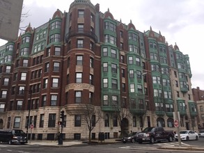 Charlesgate Hall in Boston, MA - Foto de edificio - Building Photo