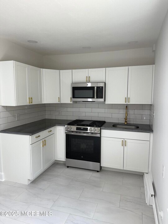 140 Franklin Ave in Long Branch, NJ - Building Photo