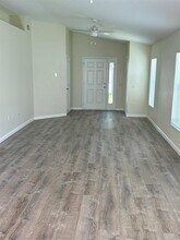 714 Cristelle Jean Dr in Ruskin, FL - Building Photo - Building Photo