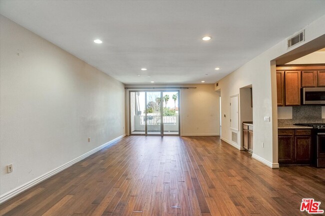 1410 N Curson Ave in Los Angeles, CA - Building Photo - Building Photo