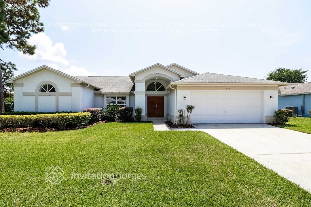 4124 Ridgemoor Dr N in Palm Harbor, FL - Building Photo