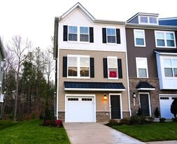 16033 Abelson Wy in Chesterfield, VA - Building Photo
