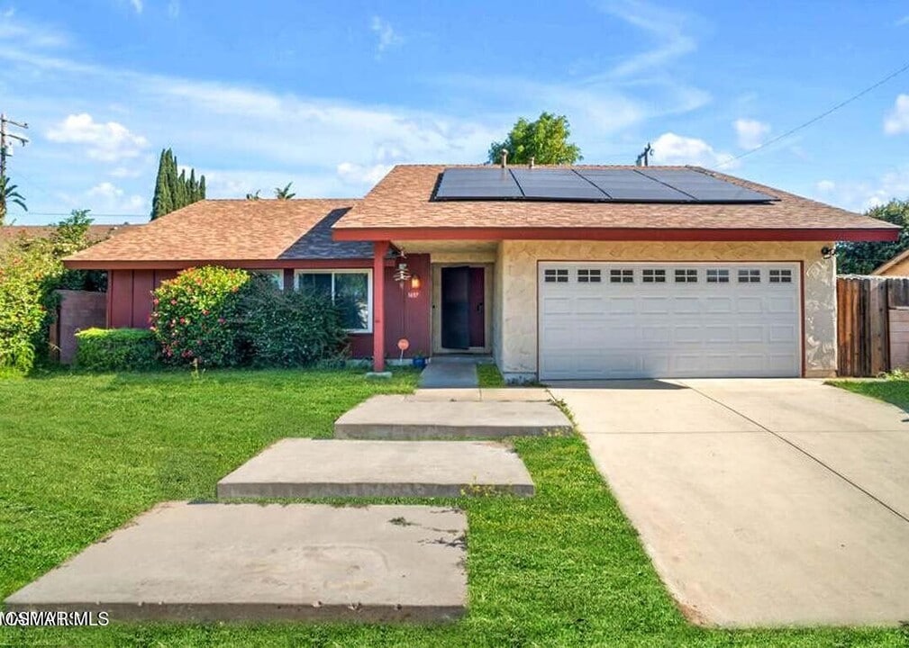 1637 Downing St in Simi Valley, CA - Foto de edificio