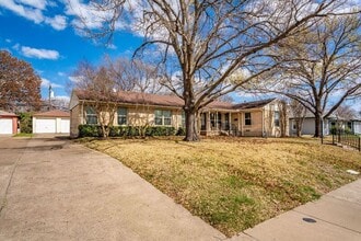 1747 Mariposa Dr in Dallas, TX - Building Photo - Building Photo