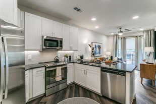 Merit Northern Gateway in Lewisville, TX - Building Photo