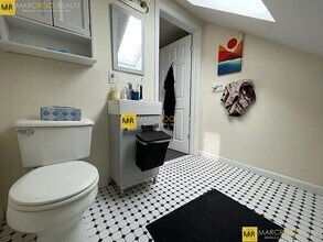 112 W 7th St, Unit #2 in Boston, MA - Building Photo - Building Photo