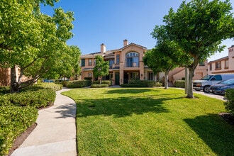 104 Tropea Aisle, Unit 104 in Irvine, CA - Building Photo - Building Photo