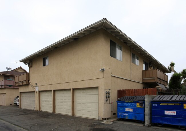 2065 S Jetty Dr in Anaheim, CA - Foto de edificio - Building Photo