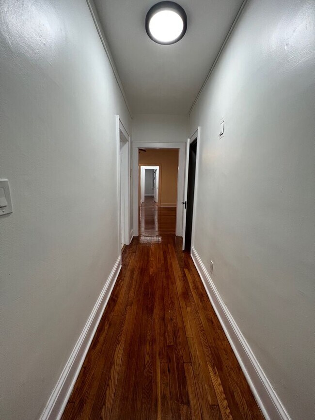 Berkeley Arms Apartment Homes in Rutherford, NJ - Foto de edificio - Building Photo