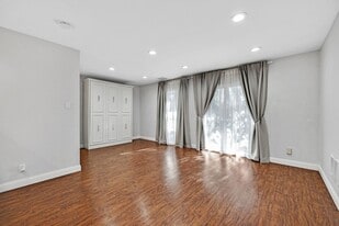 145 Piccadilly Pl in San Bruno, CA - Building Photo