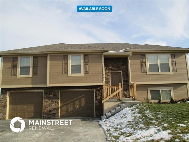 property at 104 Golfview Dr