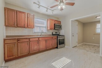 15 Crown St in Newark, NJ - Building Photo - Building Photo