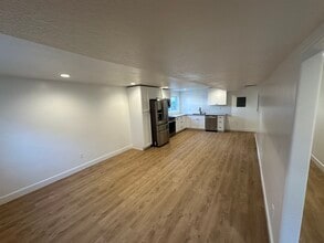 2906 S 1550 W in Syracuse, UT - Foto de edificio - Building Photo