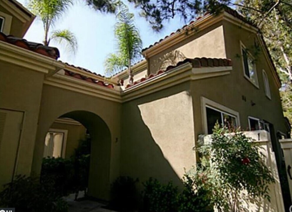 3 Alicante in Aliso Viejo, CA - Building Photo