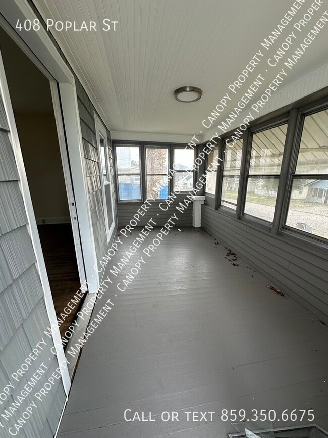 408 Poplar St in Ravenna, KY - Building Photo - Building Photo