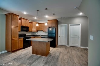 2202 Cedarbrook Ct in Tallahassee, FL - Building Photo - Building Photo