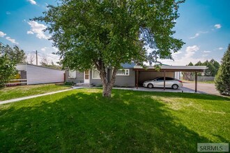 2910 E Lincoln Rd in Idaho Falls, ID - Building Photo - Building Photo