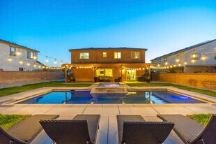 44112 Sierra Vista Dr in Lancaster, CA - Building Photo