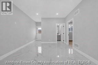 298 George St in Amherstburg, ON - Foto de edificio - Building Photo