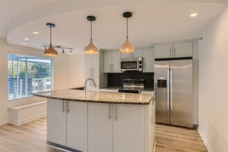 41 Waller St in Austin, TX - Building Photo - Building Photo