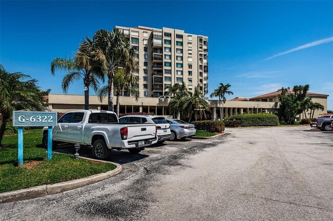 property at 6322 Palma Del Mar Blvd S