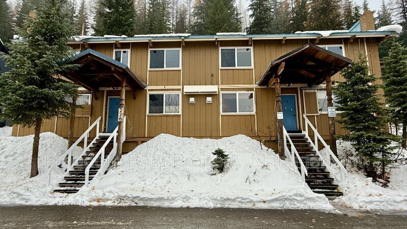 226 Mogul Hill Rd in Sandpoint, ID - Foto de edificio