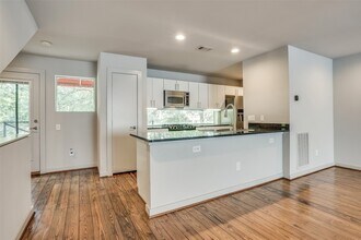 4213 Dickason Ave in Dallas, TX - Building Photo - Building Photo