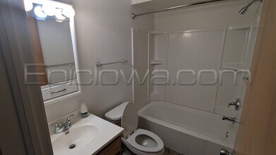 920 F Ave NW in Cedar Rapids, IA - Building Photo - Building Photo