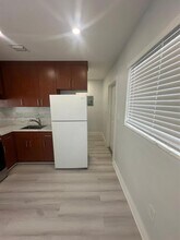 1555 NW 34th St in Miami, FL - Building Photo - Building Photo