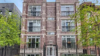 4933 N Winthrop Ave, Unit 3N in Chicago, IL - Building Photo