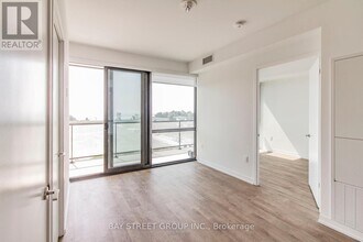 251-251 Masonry Wy in Mississauga, ON - Building Photo - Building Photo