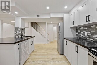 1070 Shoal Point Rd in Ajax, ON - Building Photo - Building Photo