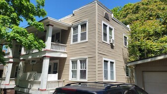 808 SW 11th St, Unit 4 in Topeka, KS - Building Photo