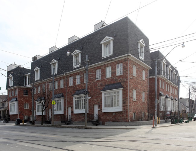 1435-1465 Queen St E