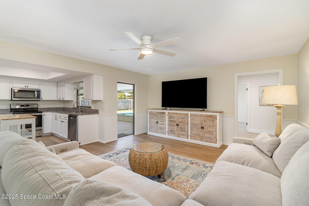 660 S Hedgecock Square in Satellite Beach, FL - Building Photo