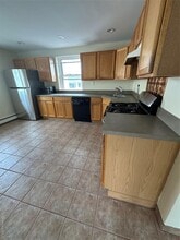 2425 Jackson Ave in Seaford, NY - Building Photo - Building Photo